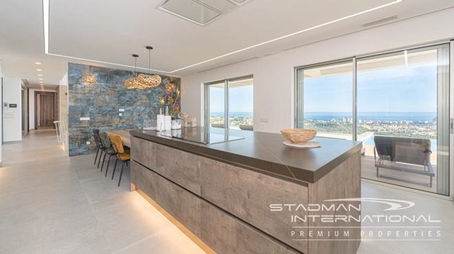 Luxurious Villa with Panoramic Views in Calpe