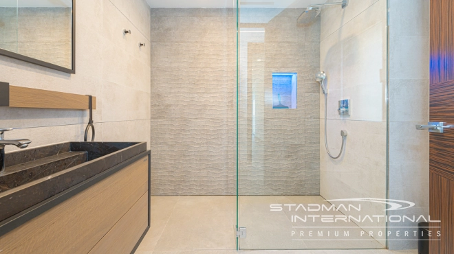 Luxurious Villa with Panoramic Views in Calpe