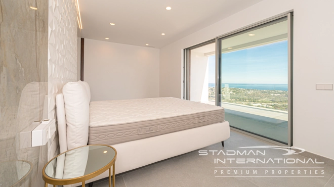 Luxurious Villa with Panoramic Views in Calpe