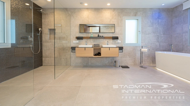 Luxurious Villa with Panoramic Views in Calpe