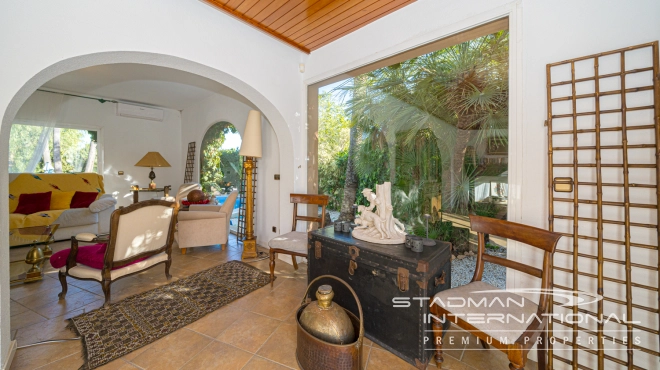 Charming Villa in Albir with Large Garden, Pool, and Comfort