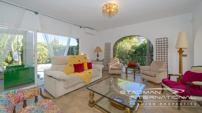 Charming Villa in Albir with Large Garden, Pool, and Comfort