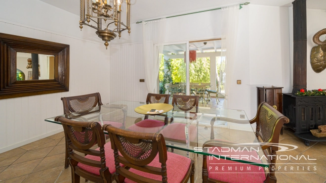 Charming Villa in Albir with Large Garden, Pool, and Comfort