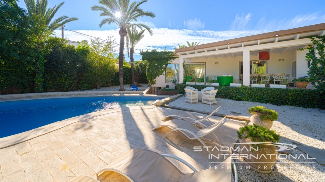 Charming Villa in Albir with Large Garden, Pool, and Comfort