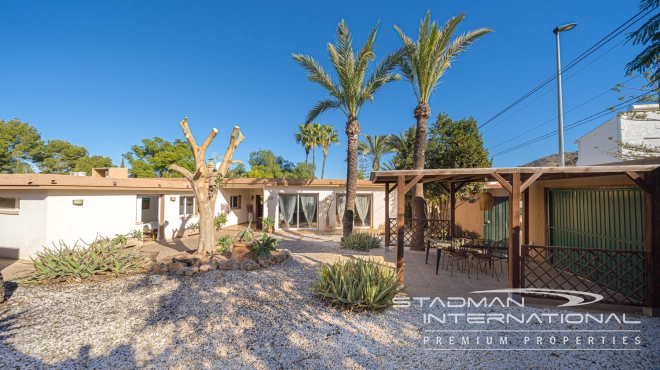 Charming Villa in Albir with Large Garden, Pool, and Comfort