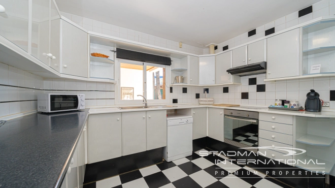 Charming Villa in Albir with Large Garden, Pool, and Comfort