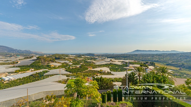 Exclusive Villa on a Large Plot with Sea and Mountain Views