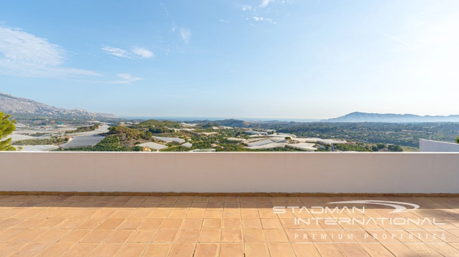 Exclusive Villa on a Large Plot with Sea and Mountain Views