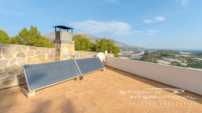 Exclusive Villa on a Large Plot with Sea and Mountain Views