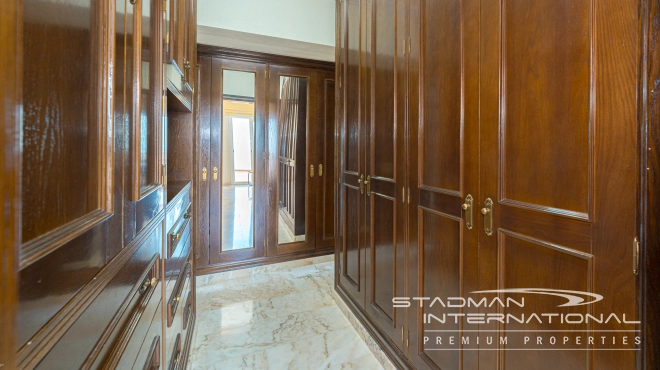 Exclusive Villa on a Large Plot with Sea and Mountain Views