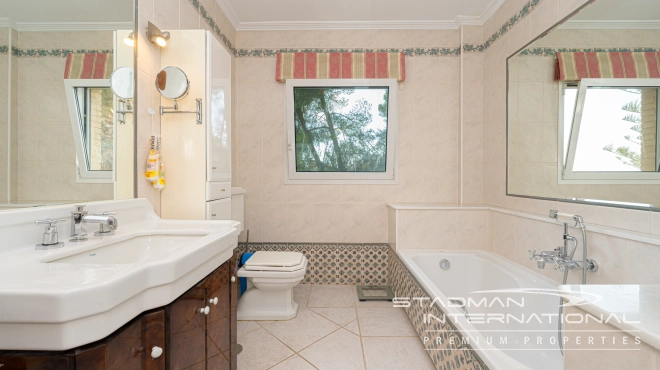 Exclusive Villa on a Large Plot with Sea and Mountain Views