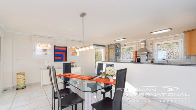 Exclusive Villa on a Large Plot with Sea and Mountain Views