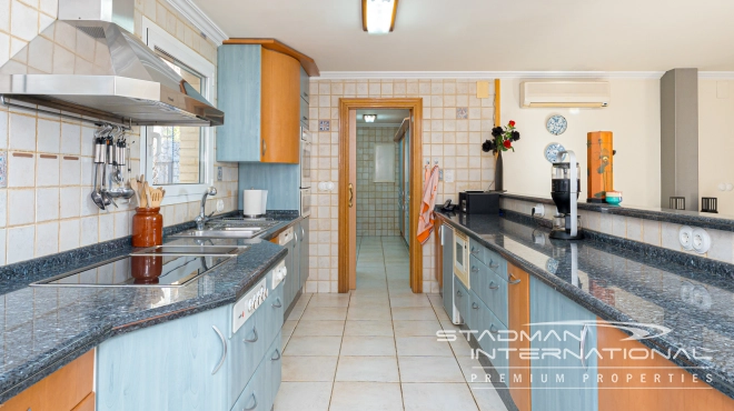 Exclusive Villa on a Large Plot with Sea and Mountain Views