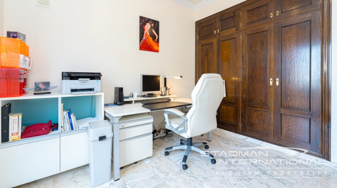 Exclusive Villa on a Large Plot with Sea and Mountain Views