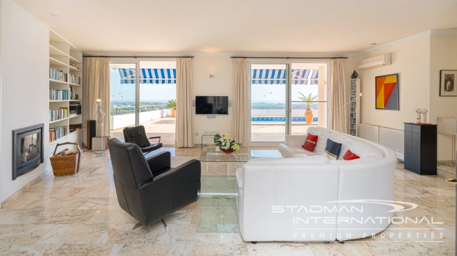 Exclusive Villa on a Large Plot with Sea and Mountain Views