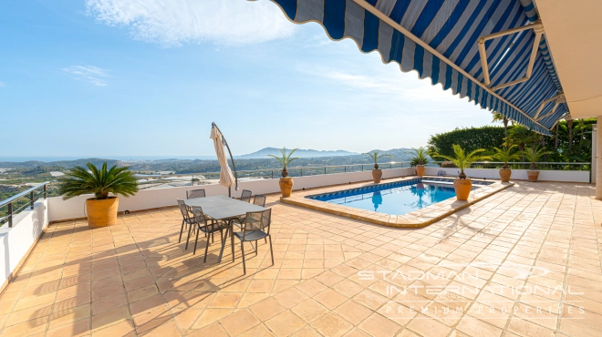 Exclusive Villa on a Large Plot with Sea and Mountain Views