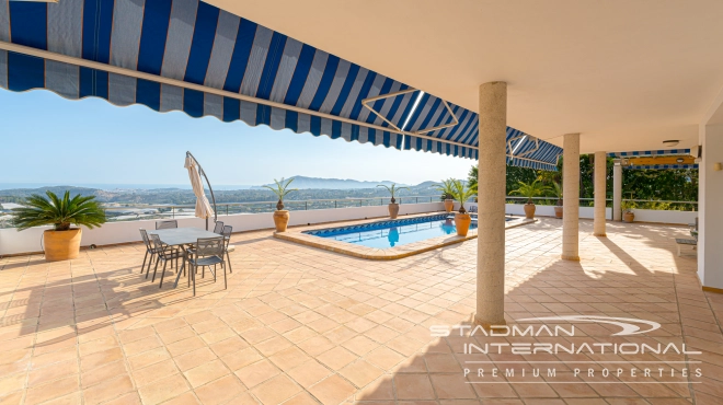 Exclusive Villa on a Large Plot with Sea and Mountain Views