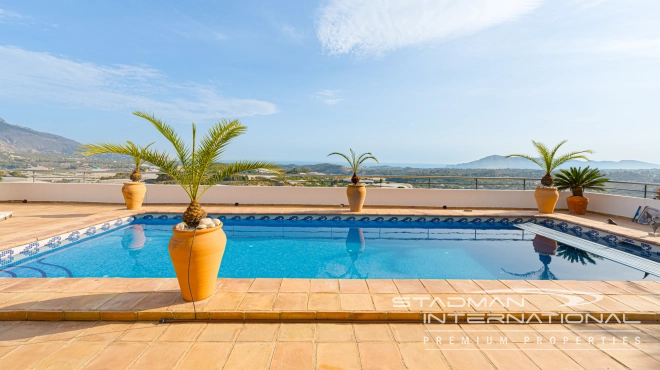Exclusive Villa on a Large Plot with Sea and Mountain Views