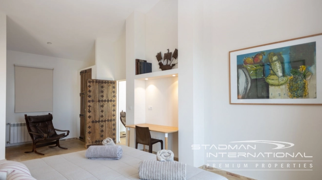 Frontline Piece of Art with easy Access to the Beach and Porto Senso
