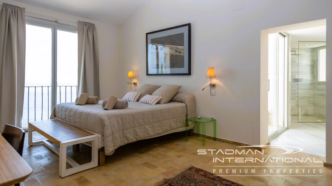 Frontline Piece of Art with easy Access to the Beach and Porto Senso