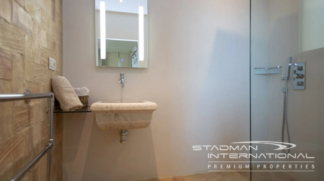 Frontline Piece of Art with easy Access to the Beach and Porto Senso