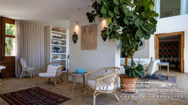 Frontline Piece of Art with easy Access to the Beach and Porto Senso