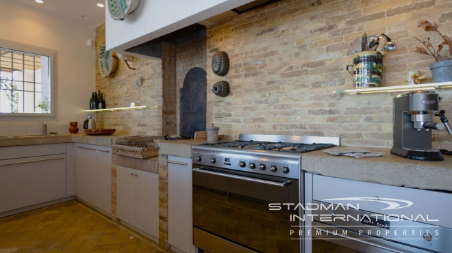 Frontline Piece of Art with easy Access to the Beach and Porto Senso