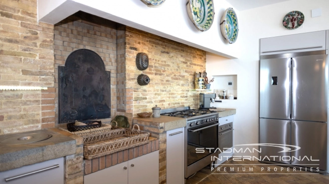 Frontline Piece of Art with easy Access to the Beach and Porto Senso