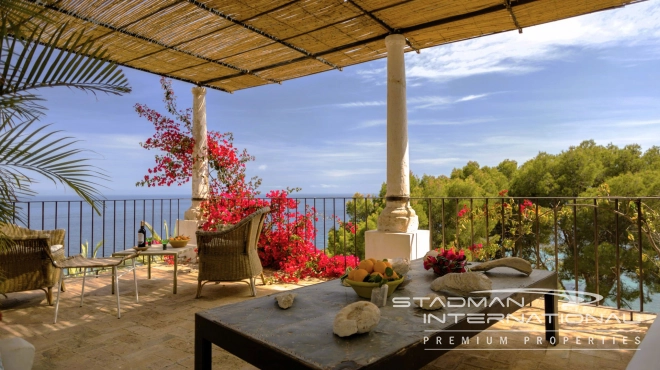 Frontline Piece of Art with easy Access to the Beach and Porto Senso