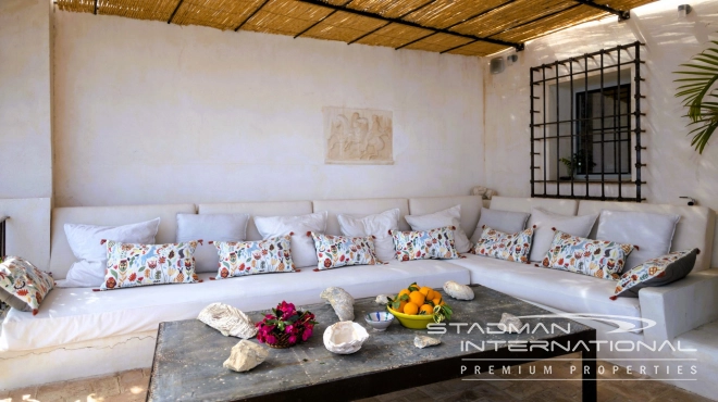 Frontline Piece of Art with easy Access to the Beach and Porto Senso