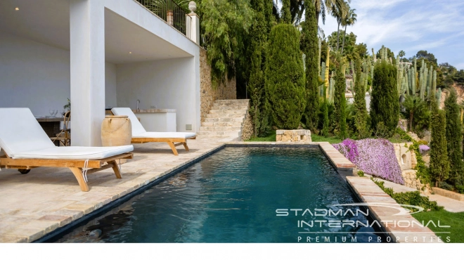 Frontline Piece of Art with easy Access to the Beach and Porto Senso