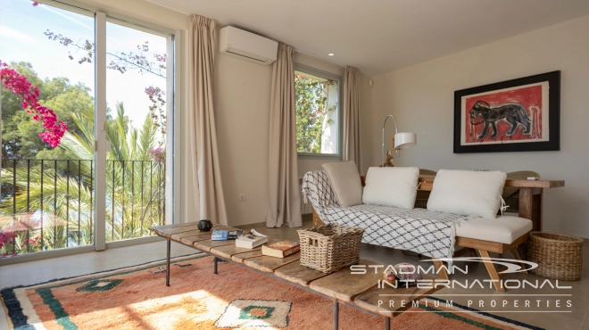 Frontline Piece of Art with easy Access to the Beach and Porto Senso