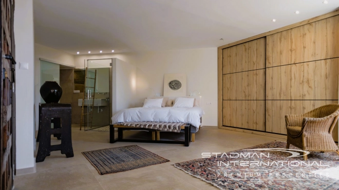 Frontline Piece of Art with easy Access to the Beach and Porto Senso