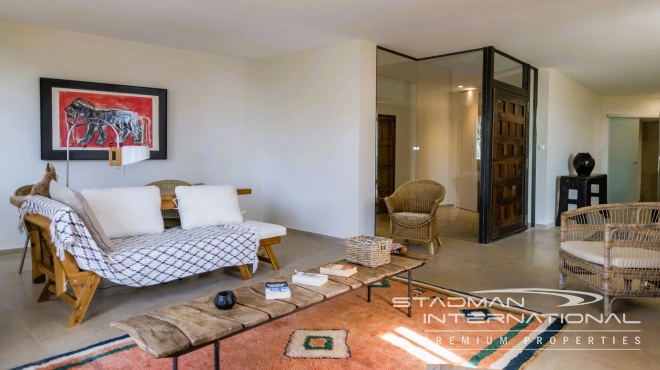 Frontline Piece of Art with easy Access to the Beach and Porto Senso