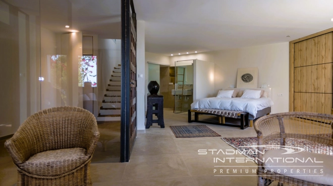 Frontline Piece of Art with easy Access to the Beach and Porto Senso