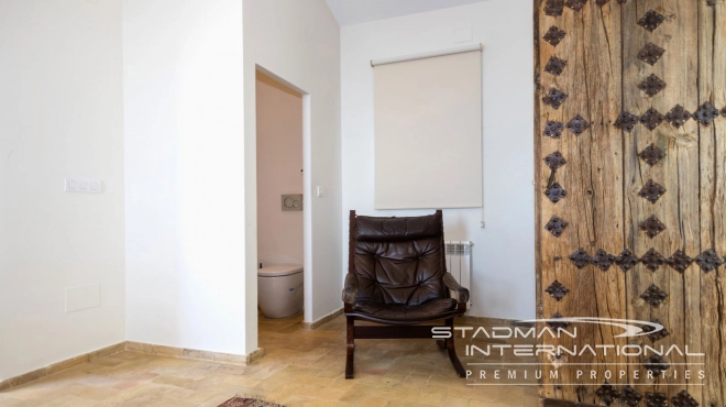 Frontline Piece of Art with easy Access to the Beach and Porto Senso