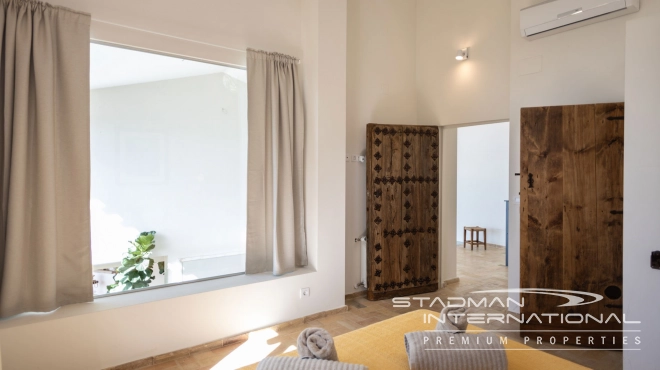 Frontline Piece of Art with easy Access to the Beach and Porto Senso