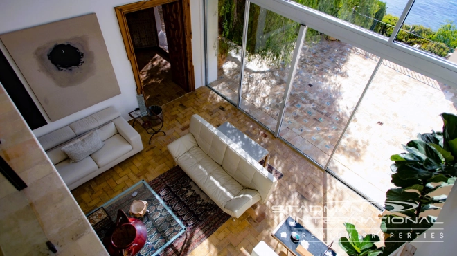 Frontline Piece of Art with easy Access to the Beach and Porto Senso