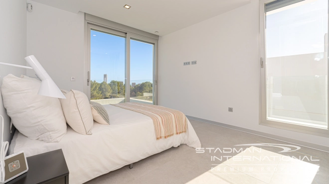 Key Ready Modern Villa near the Golf Course  and the Beach