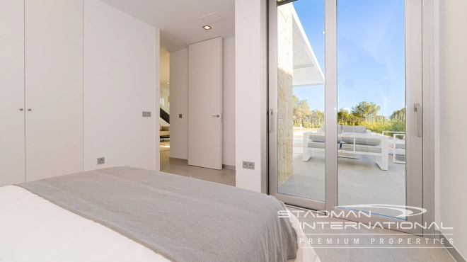 Key Ready Modern Villa near the Golf Course  and the Beach