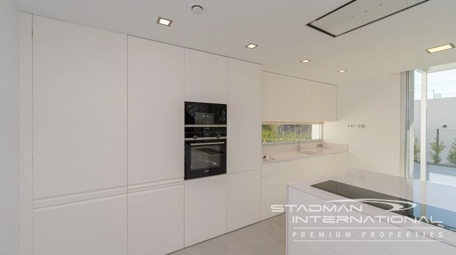 Key Ready Modern Villa near the Golf Course  and the Beach