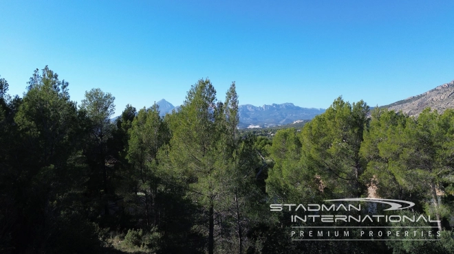 Großes Baugrundstück in der Sierra de Altea in der Nähe des Golfplatzes