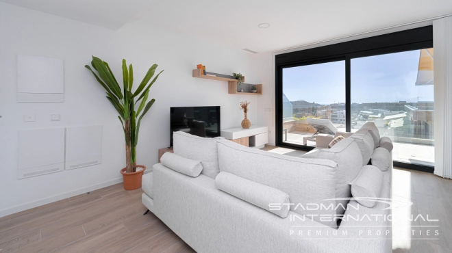 Luxueux Penthouse d'Angle avec Vue sur la Mer et Grandes Terrasses