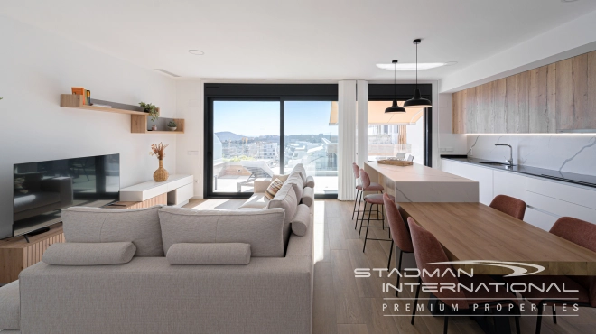 Luxueux Penthouse d'Angle avec Vue sur la Mer et Grandes Terrasses