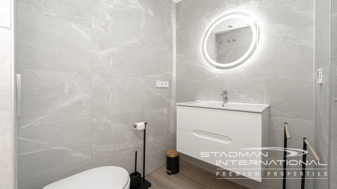 Luxueux Penthouse d'Angle avec Vue sur la Mer et Grandes Terrasses