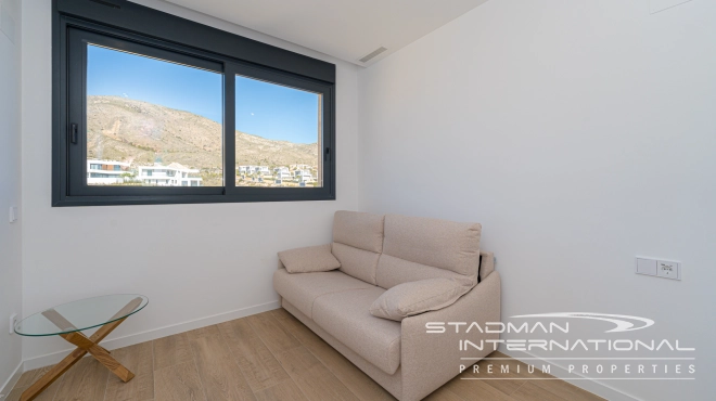 Luxueux Penthouse d'Angle avec Vue sur la Mer et Grandes Terrasses