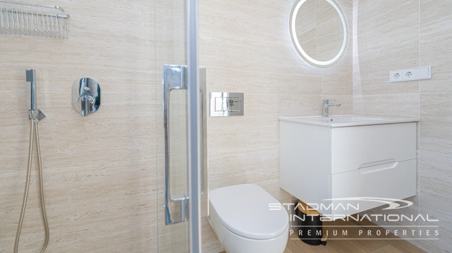 Luxueux Penthouse d'Angle avec Vue sur la Mer et Grandes Terrasses