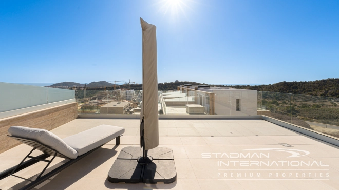 Luxueux Penthouse d'Angle avec Vue sur la Mer et Grandes Terrasses