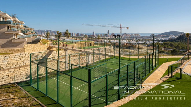 Luxueux Penthouse d'Angle avec Vue sur la Mer et Grandes Terrasses