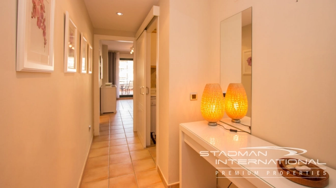 Romslig Sørvendt Leilighet med Vakker Fjellutsikt